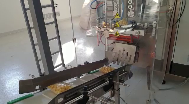 A PALAVRA PASSA AOS CLIENTES: Máquina de embalagem MF 52 para salgadinhos de milho 1